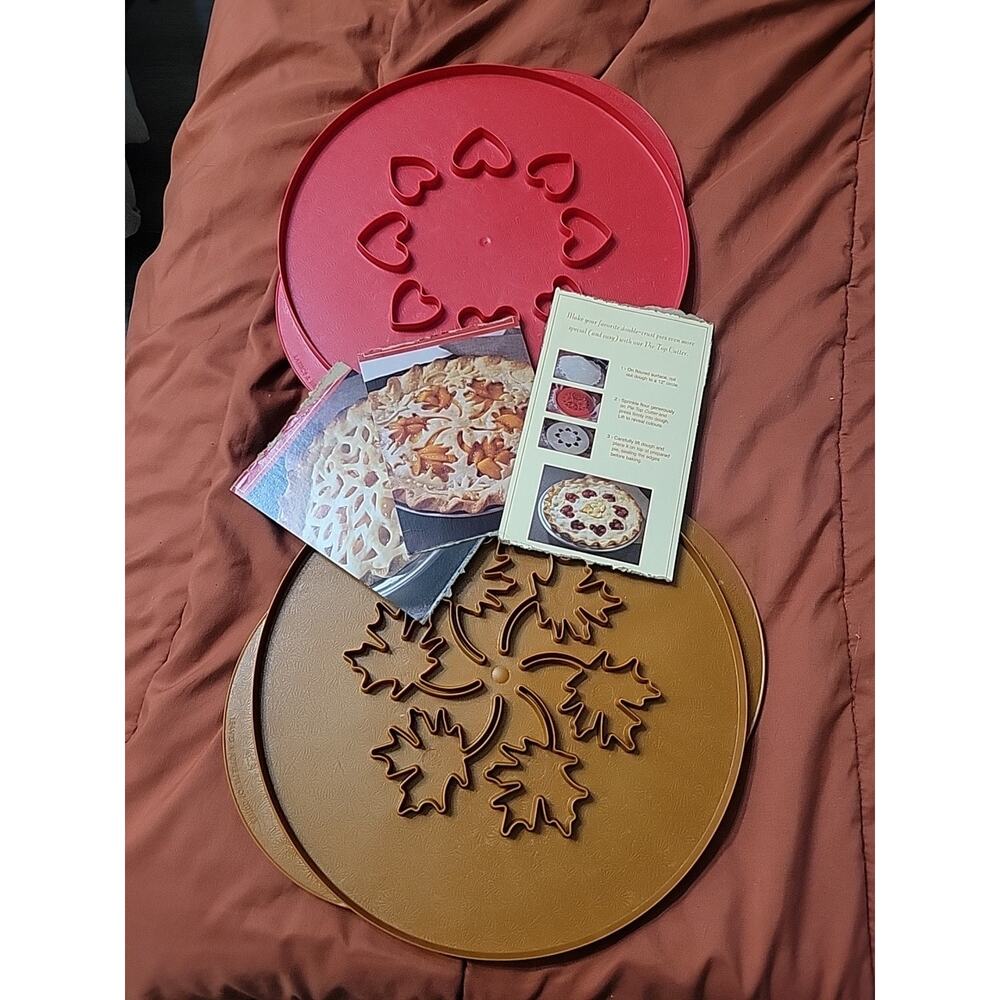 Nordic Ware Reversible Lattice & Hearts Pie Top Cutter 12" & Brown Apples Leaves